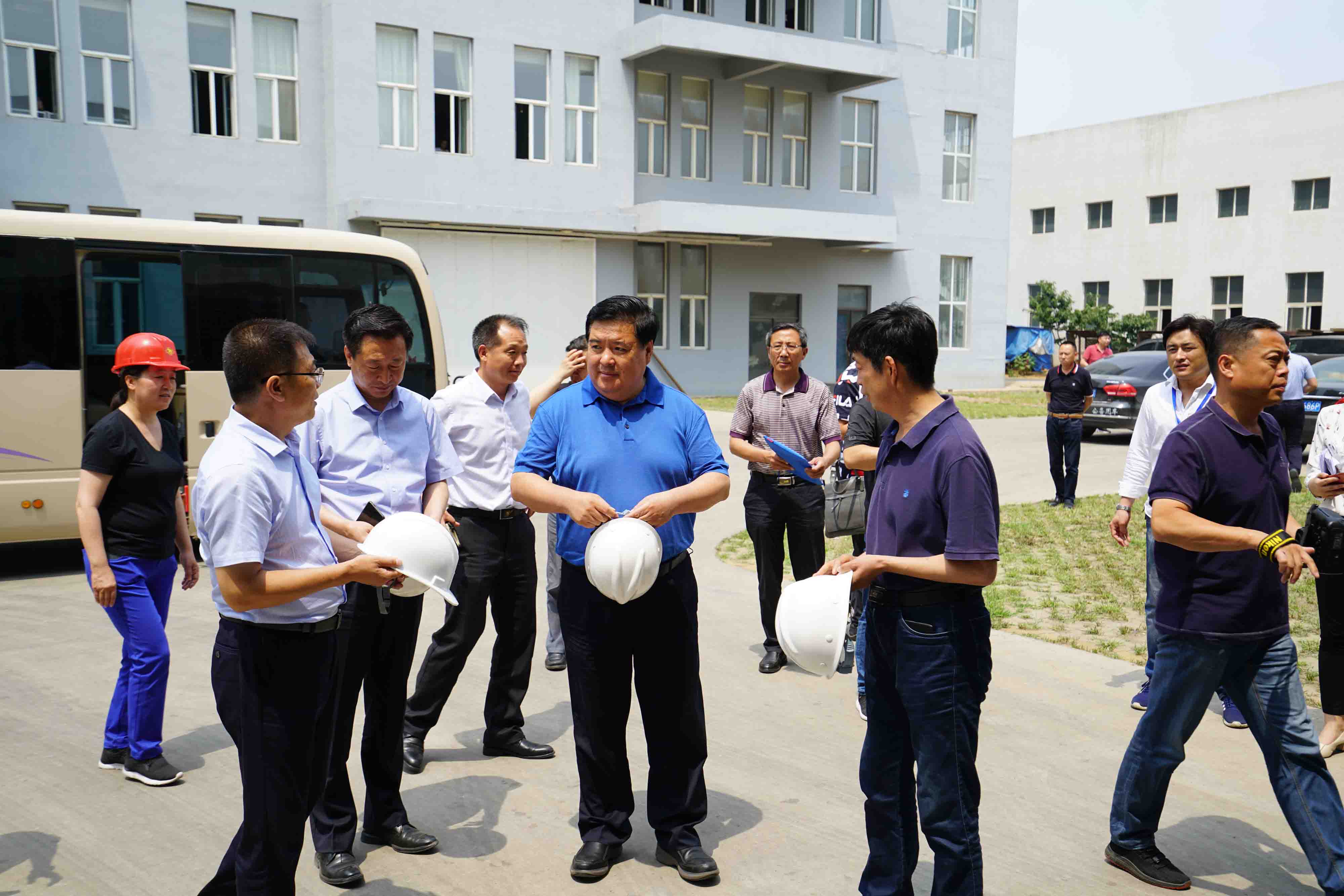 热烈欢迎秦皇岛市长张瑞书一行莅临我司